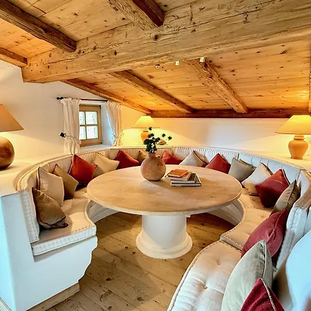 Dom wakacyjny Kitzdiamant With Pool, Sauna & Garden Deluxe By Belle-stay